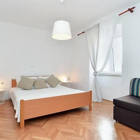 House 1037 بيت للعطل