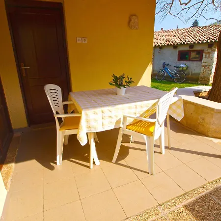House 1037 * Fažana