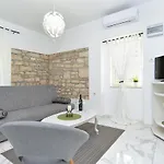 House 1037