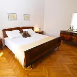 House 1037 Fažana