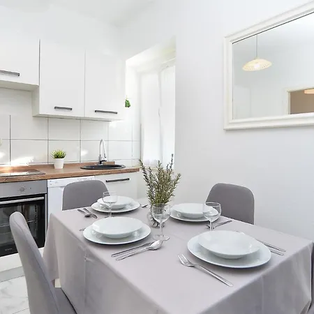 House 1037 Fazana