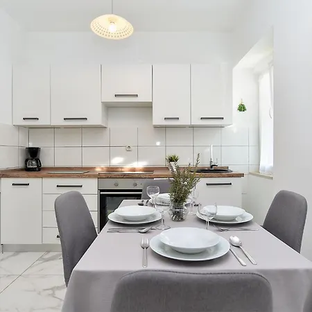House 1037 Holiday home