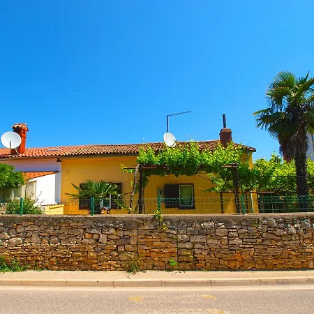 Vakantiehuis House 1037 Fažana